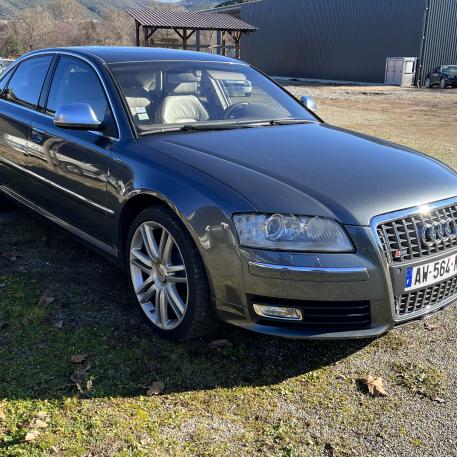 audi S8 V10